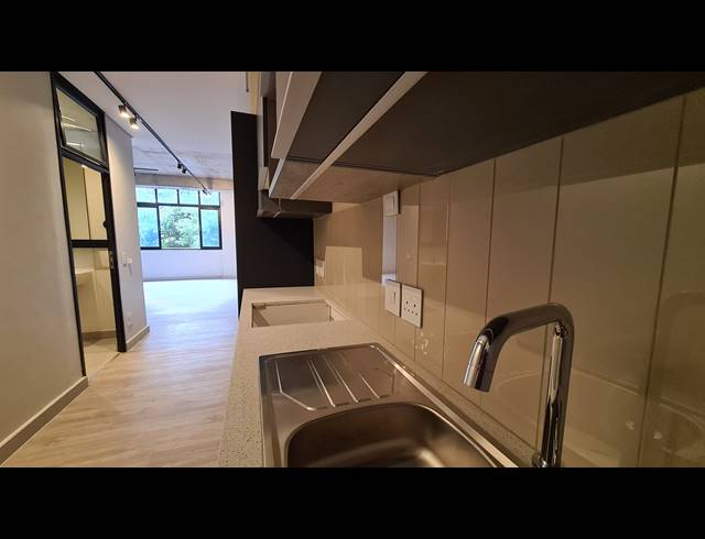 BEDROOM APARTMENT FOR SALE IN SANDOWN
